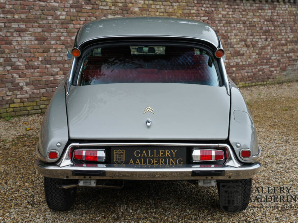 Image 6/50 of Citroën DS 19 Pallas (1972)