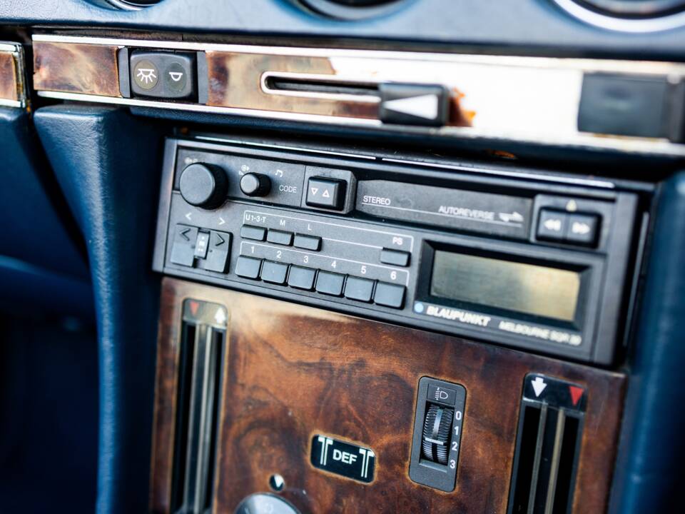 Image 32/47 of Mercedes-Benz 300 SL (1987)