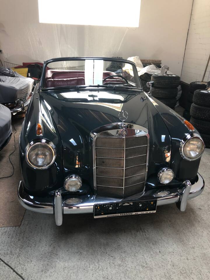 Bild 47/73 von Mercedes-Benz 220 S Cabriolet (1957)