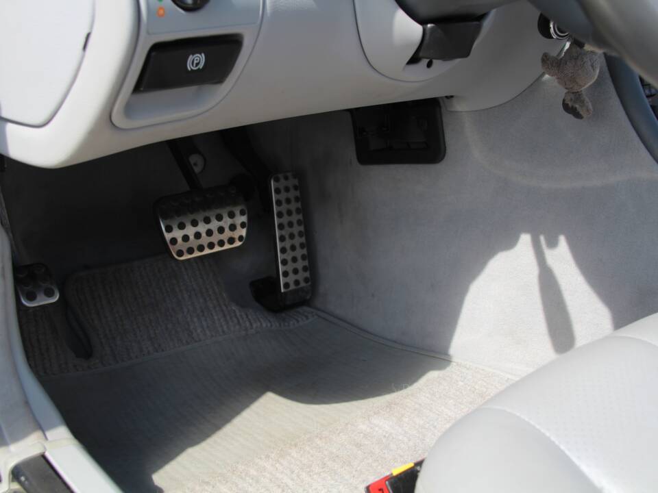 Bild 30/42 von Mercedes-Benz CLK 430 (2002)