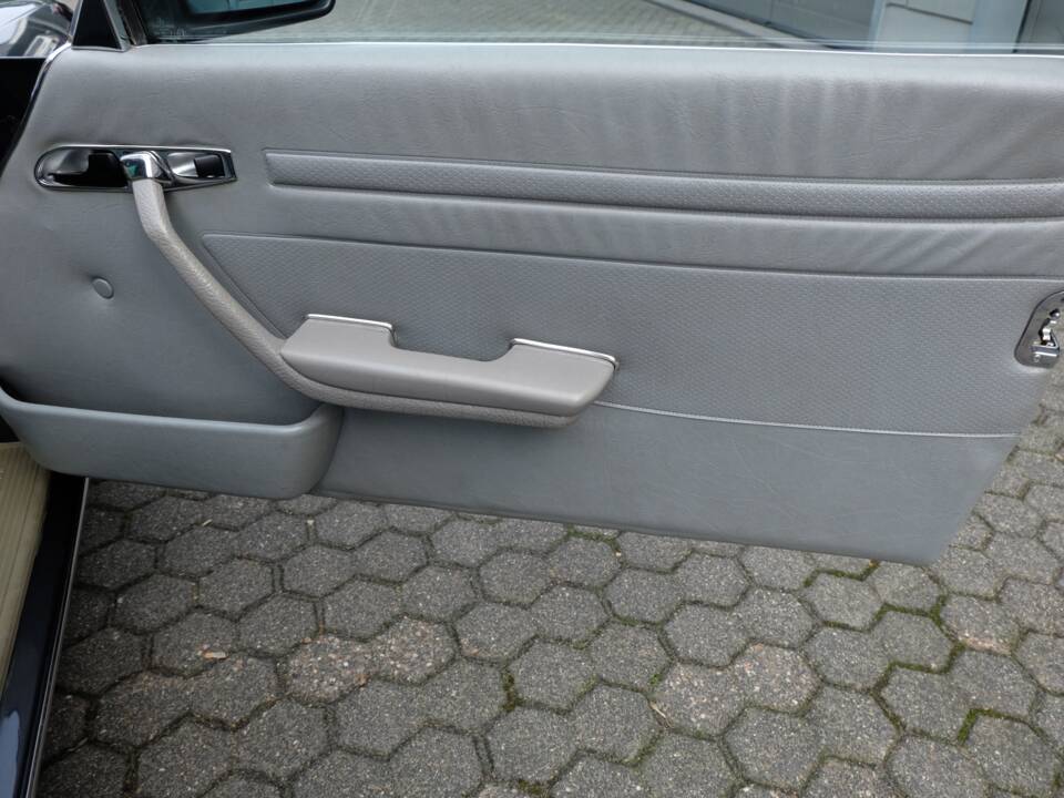 Immagine 26/43 di Mercedes-Benz 300 SL (1987)