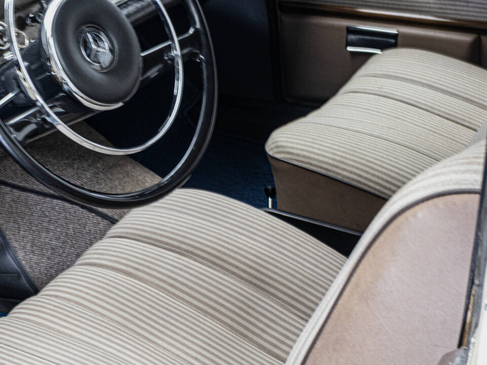 Bild 7/12 von Mercedes-Benz 220 SE b (1962)