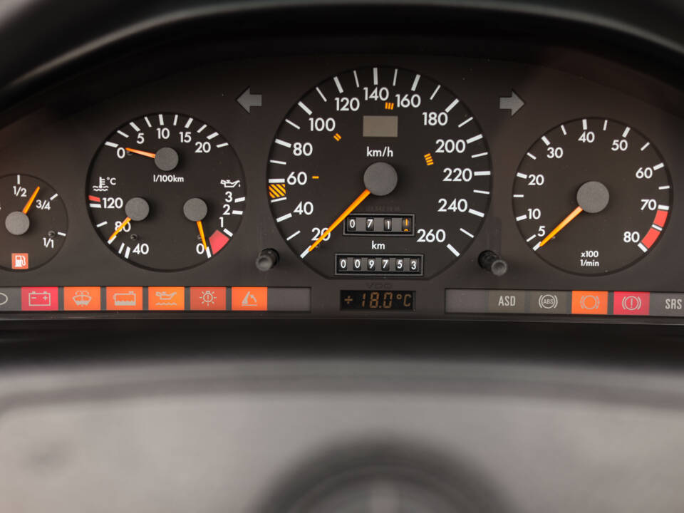 Image 23/76 of Mercedes-Benz 300 SL-24 (1993)