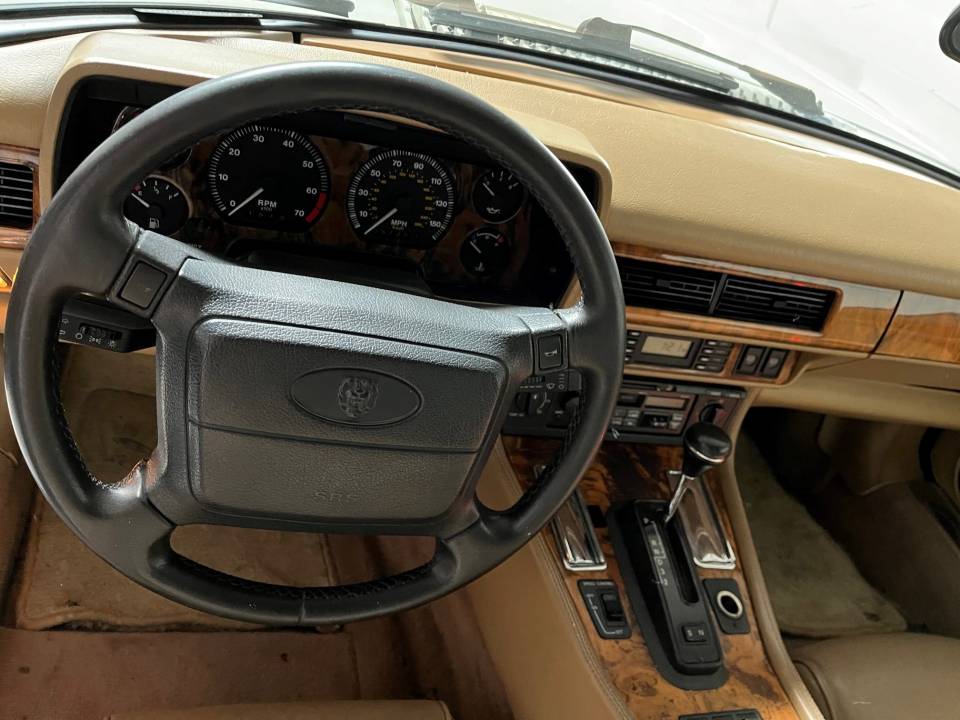 Image 3/13 de Jaguar XJS 5.3 V12 (1994)
