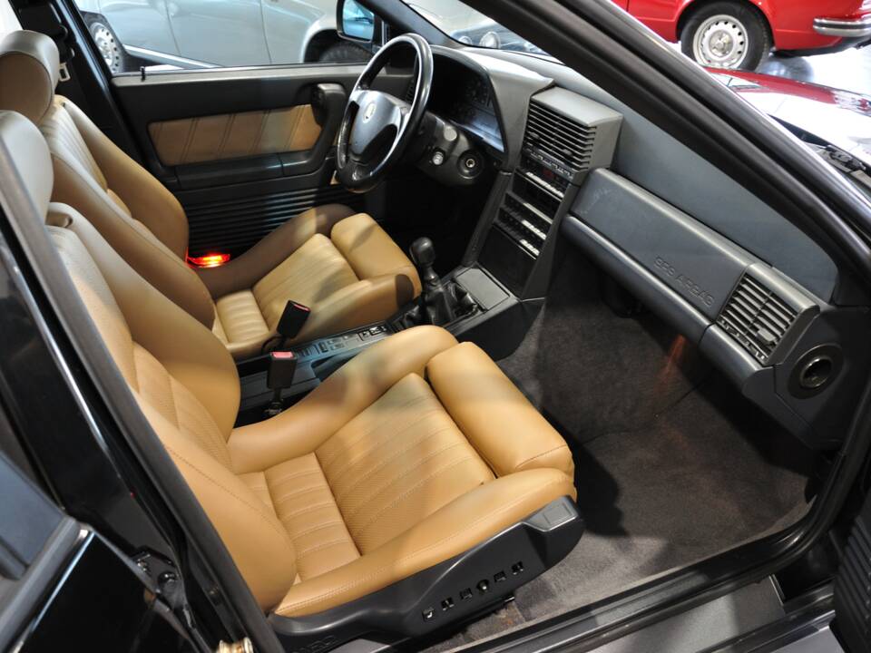 Image 20/33 of Alfa Romeo 164 3.0 24V Q4 (1996)