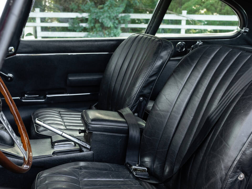 Image 4/20 of Jaguar E-Type (2+2) (1969)