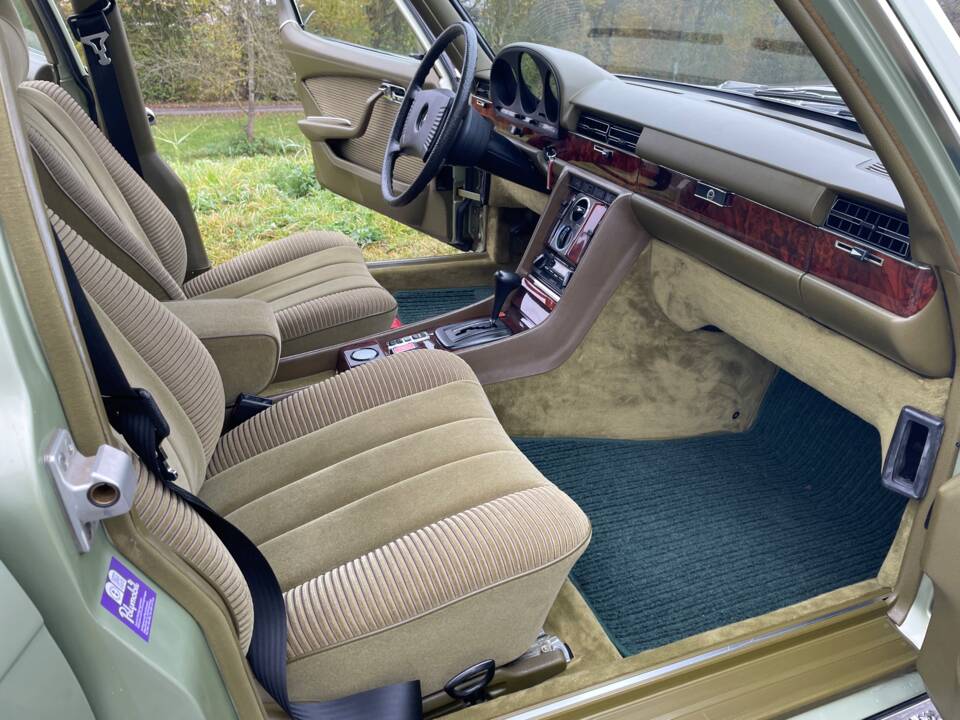 Bild 34/45 von Mercedes-Benz 450 SEL 6,9 (1978)