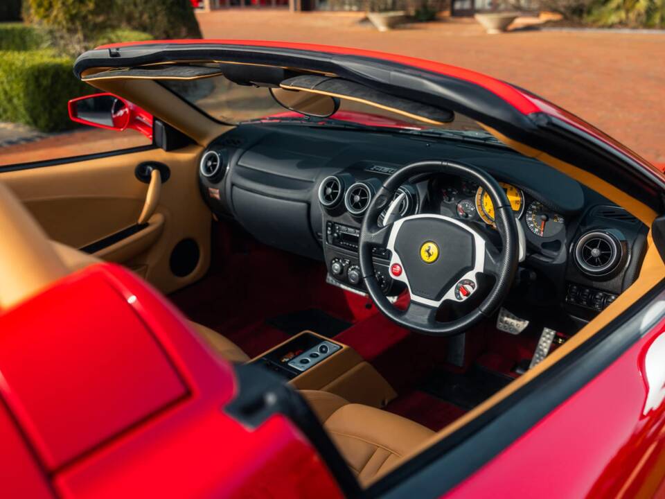 Bild 13/31 von Ferrari F 430 Spider (2006)