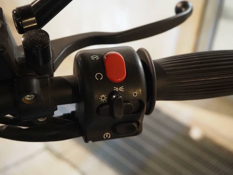 Imagen 23/30 de Triumph DUMMY (2000)