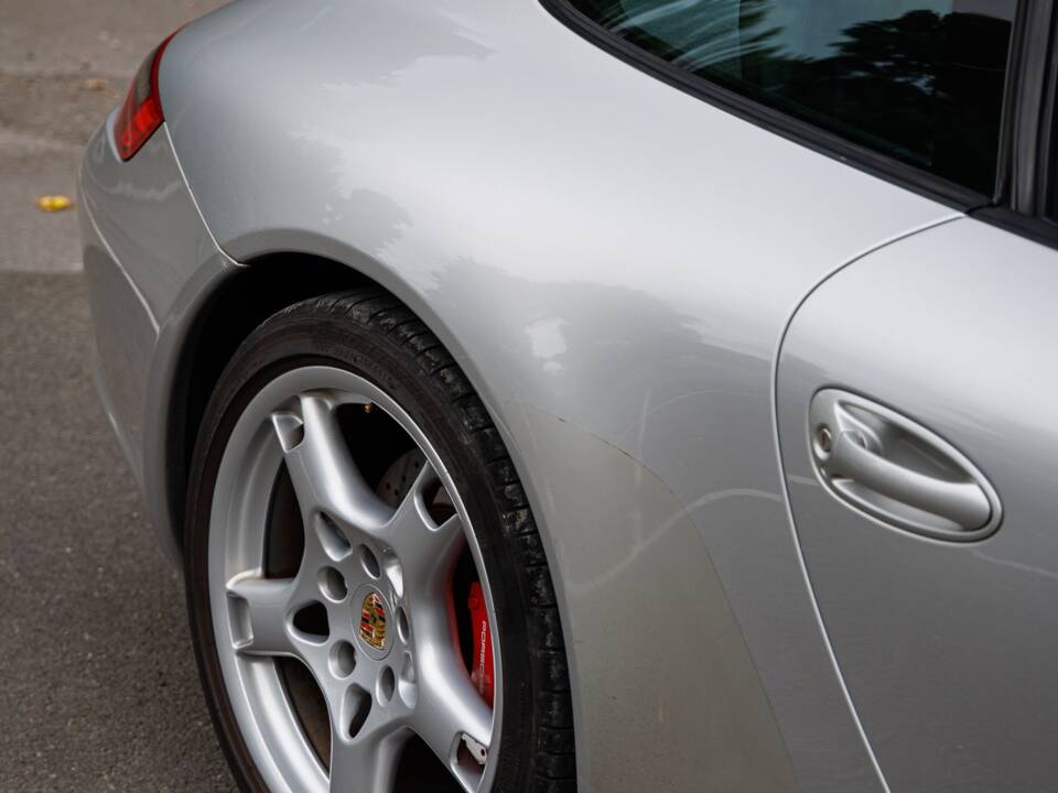 Bild 7/50 von Porsche 911 Carrera (2004)
