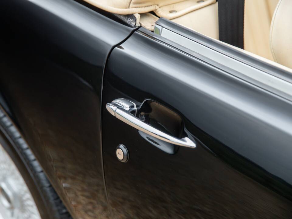 Bild 21/59 von Aston Martin V8 EFi Volante (1988)