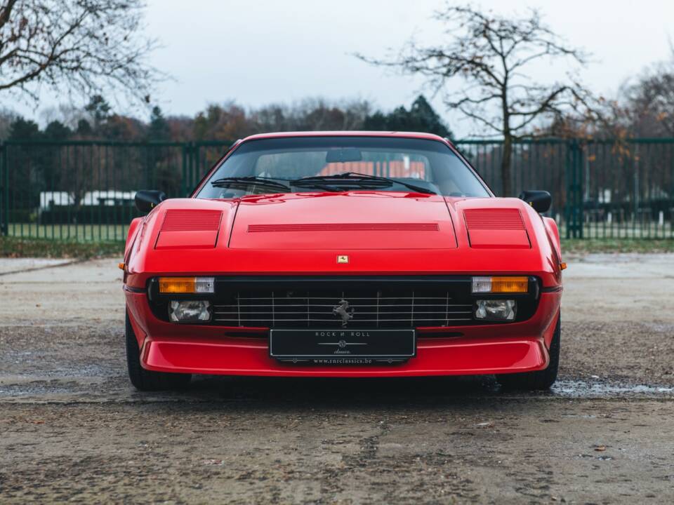Bild 6/34 von Ferrari 308 GTB Quattrovalvole (1985)