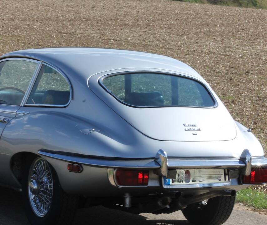 Bild 24/38 von Jaguar E-Type (2+2) (1968)
