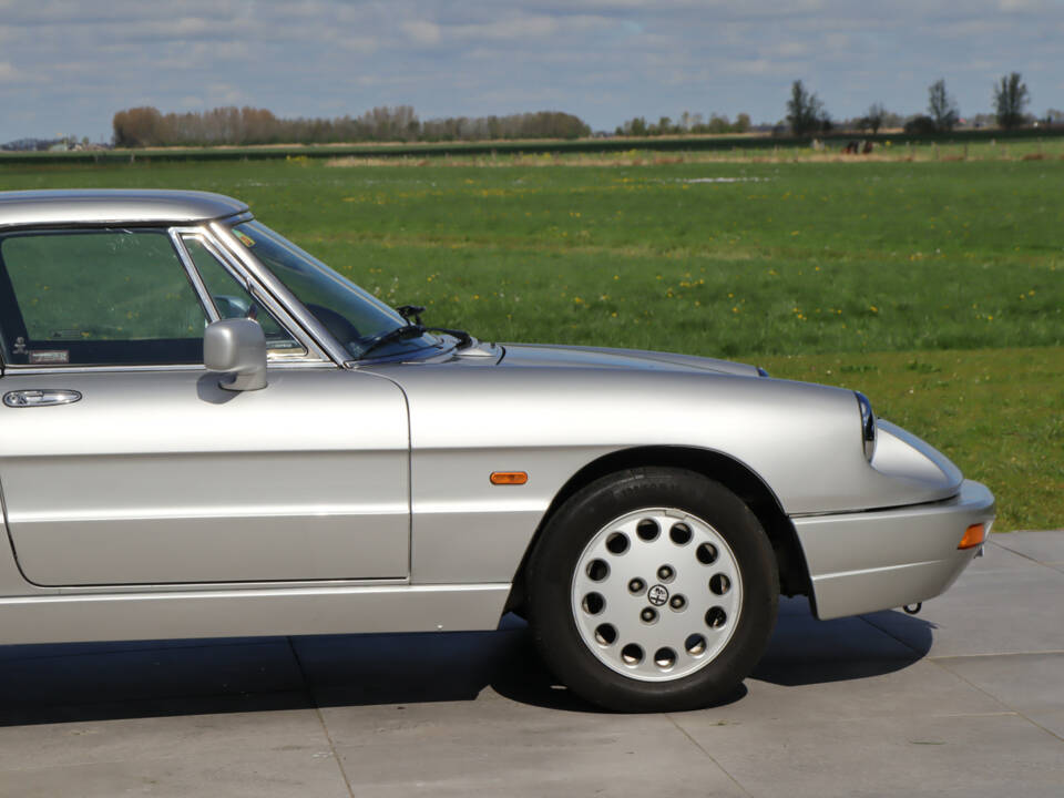 Image 22/50 of Alfa Romeo 2.0 Spider (1992)