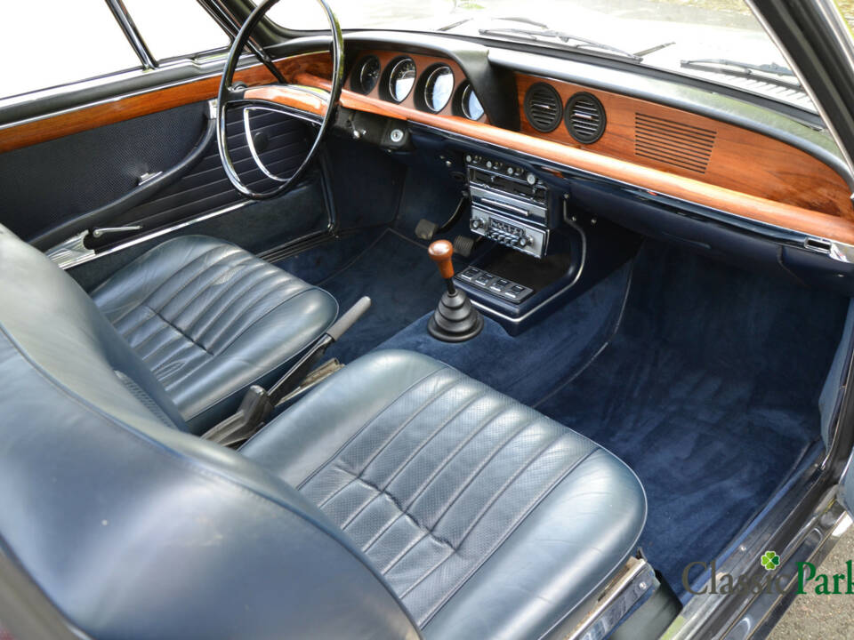 Image 19/50 of BMW 2000 CS (1970)