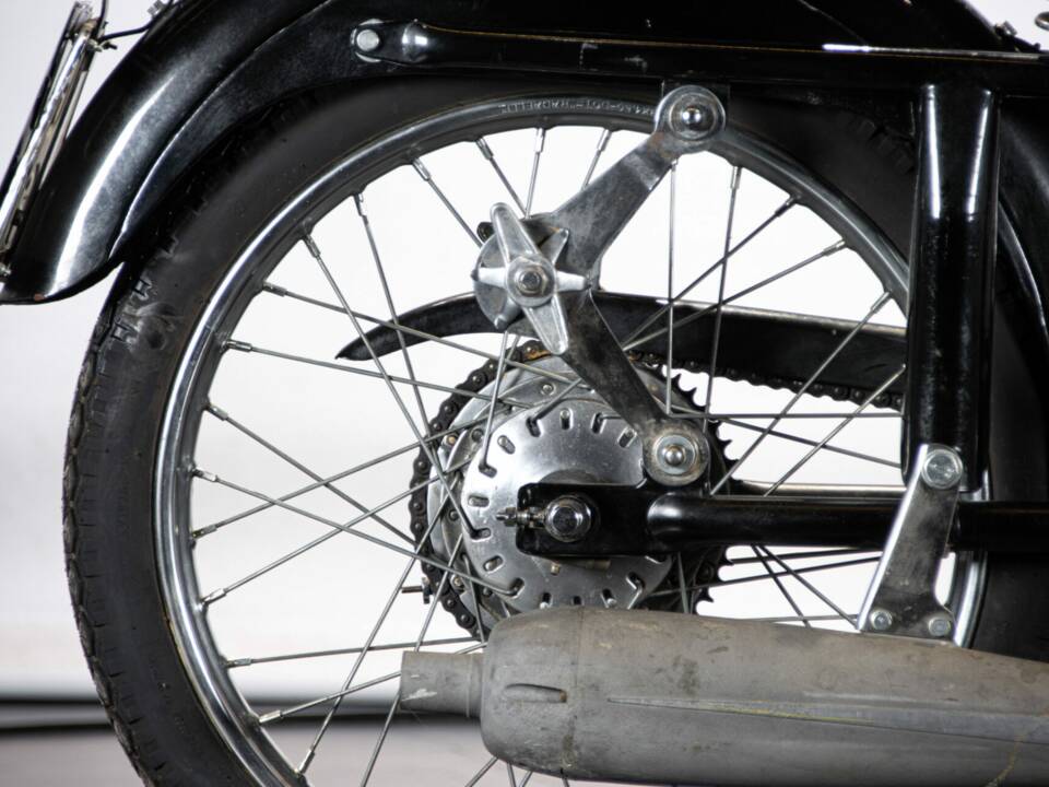 Bild 24/50 von Gilera 150 Sport (1951)