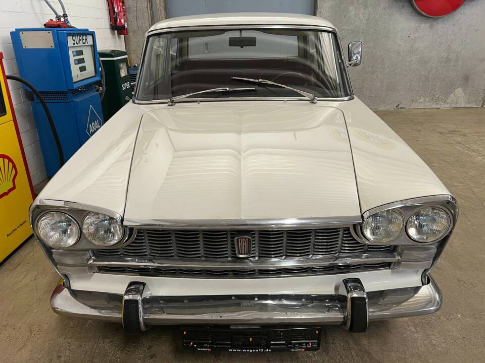 Afbeelding 5/17 van FIAT 2300 (1964)
