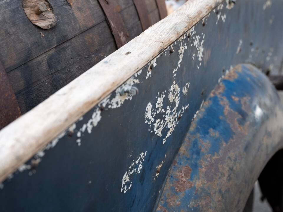 Image 111/134 of Ford V8 (1937)