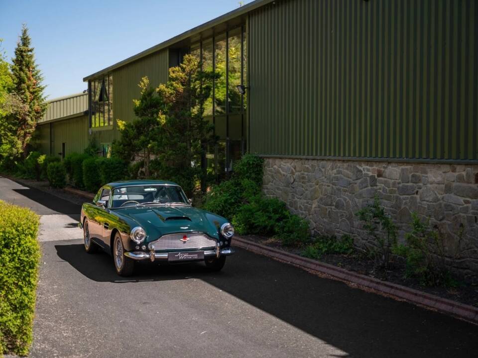 Afbeelding 73/76 van Aston Martin DB 4 (1961)