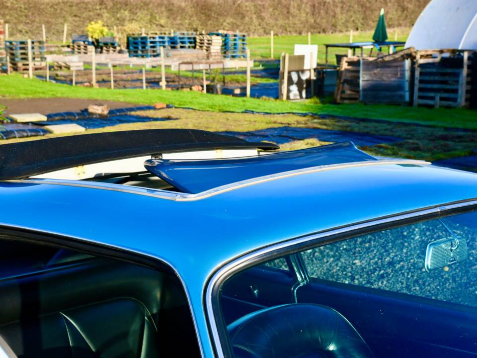 Image 16/19 of Aston Martin DB 6 (1969)