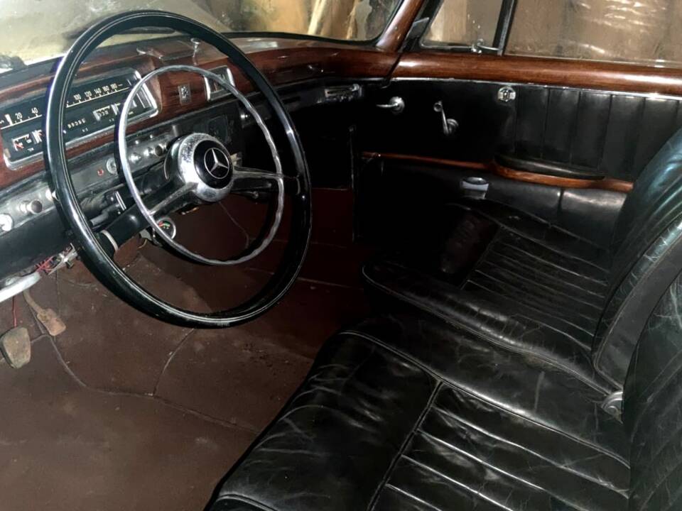 Image 8/13 of Mercedes-Benz 220 S Cabriolet (1957)
