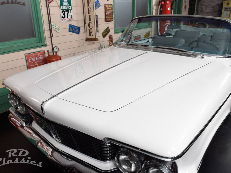 Image 13/41 of Imperial Crown Convertible (1963)