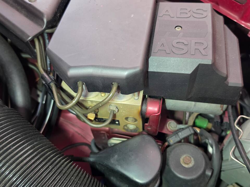 Image 75/100 of Mercedes-Benz 300 SL-24 (1991)