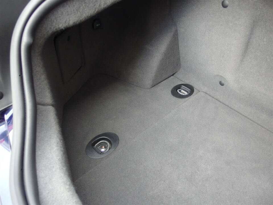 Image 74/99 of Maserati GranTurismo 4.2 (2008)