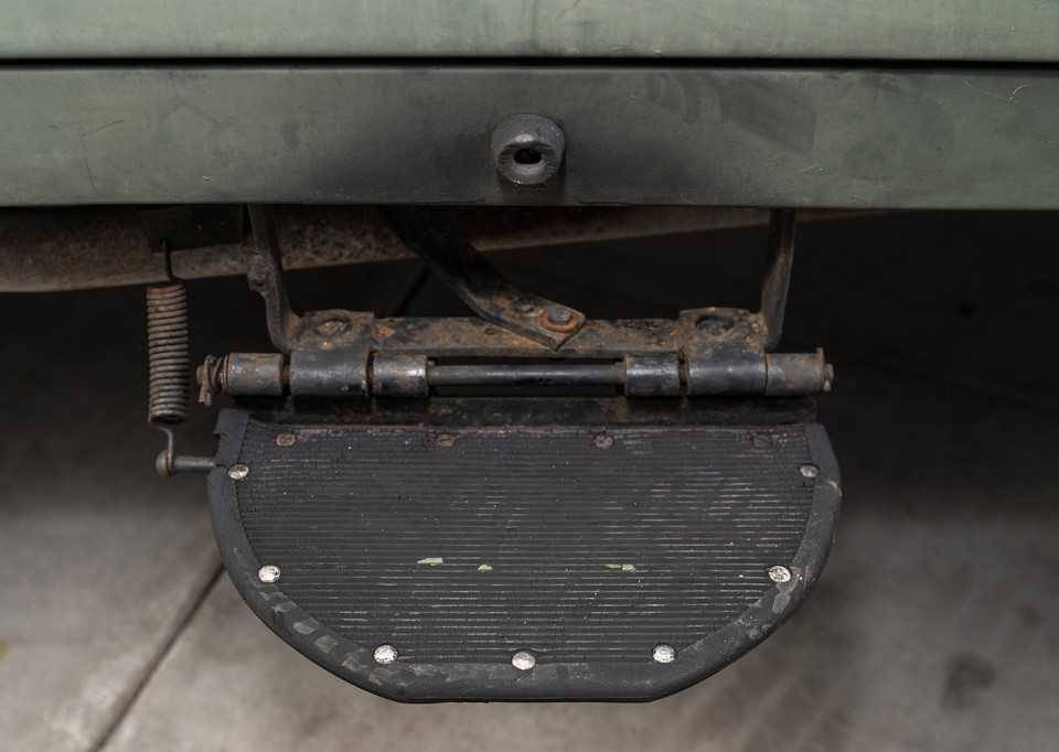 Image 44/50 of Land Rover 109 (1972)