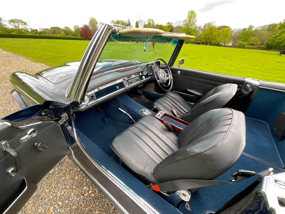 Image 43/50 de Mercedes-Benz 230 SL (1967)