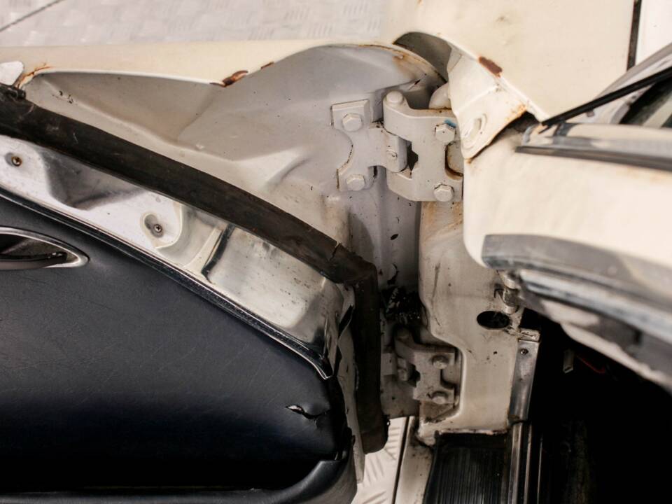 Bild 32/43 von Mercedes-Benz 380 SL (1982)