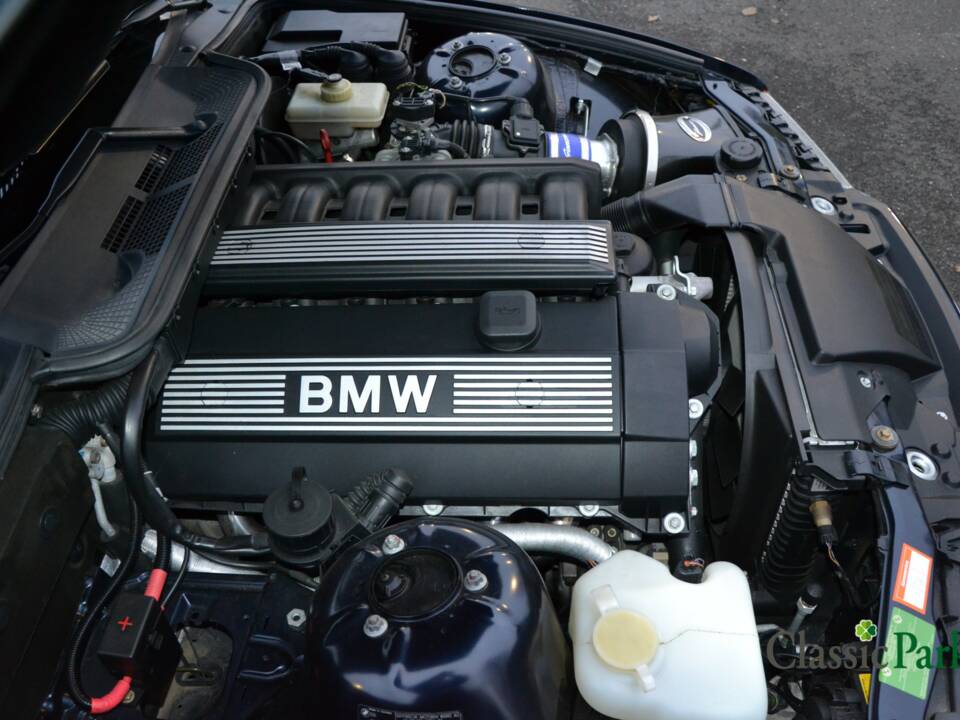 Image 49/50 of BMW 323i (1998)