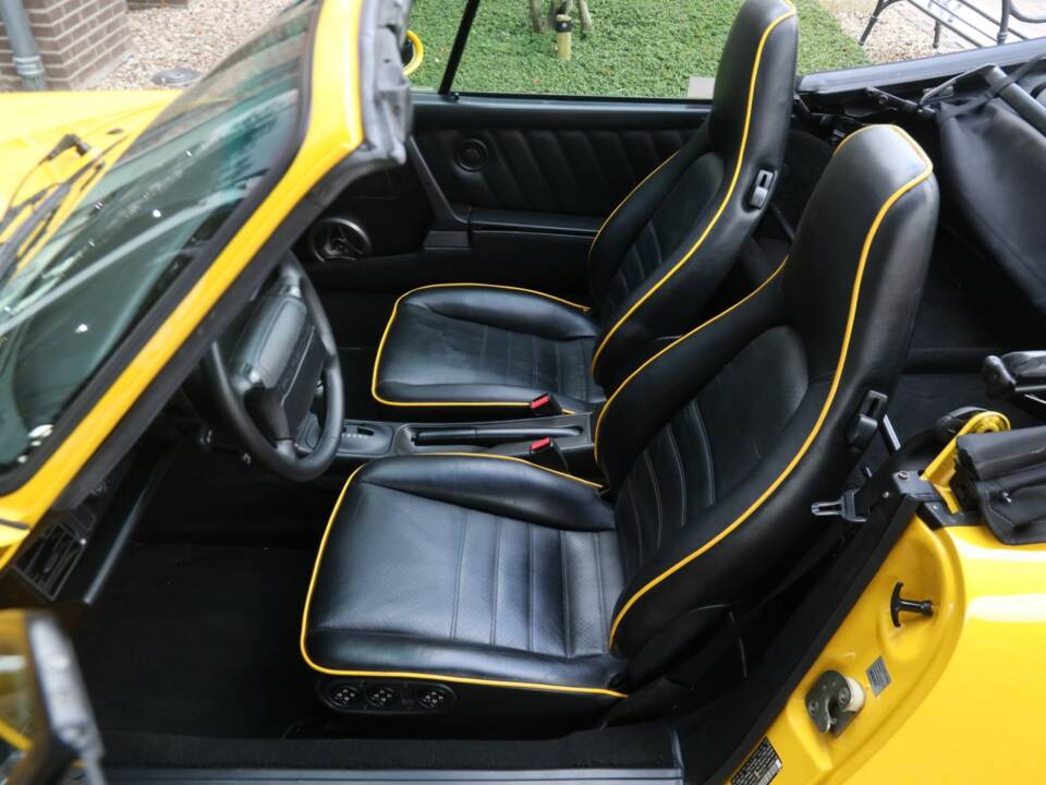Image 3/50 of Porsche 911 Carrera 2 &quot;America Roadster&quot; (1993)