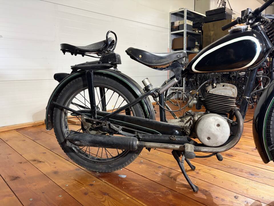 Image 15/16 de Puch 125 T (1900)