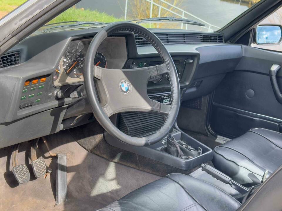 Image 4/5 of BMW 633 CSi (1981)