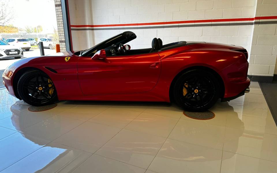 Imagen 38/39 de Ferrari California T (2015)