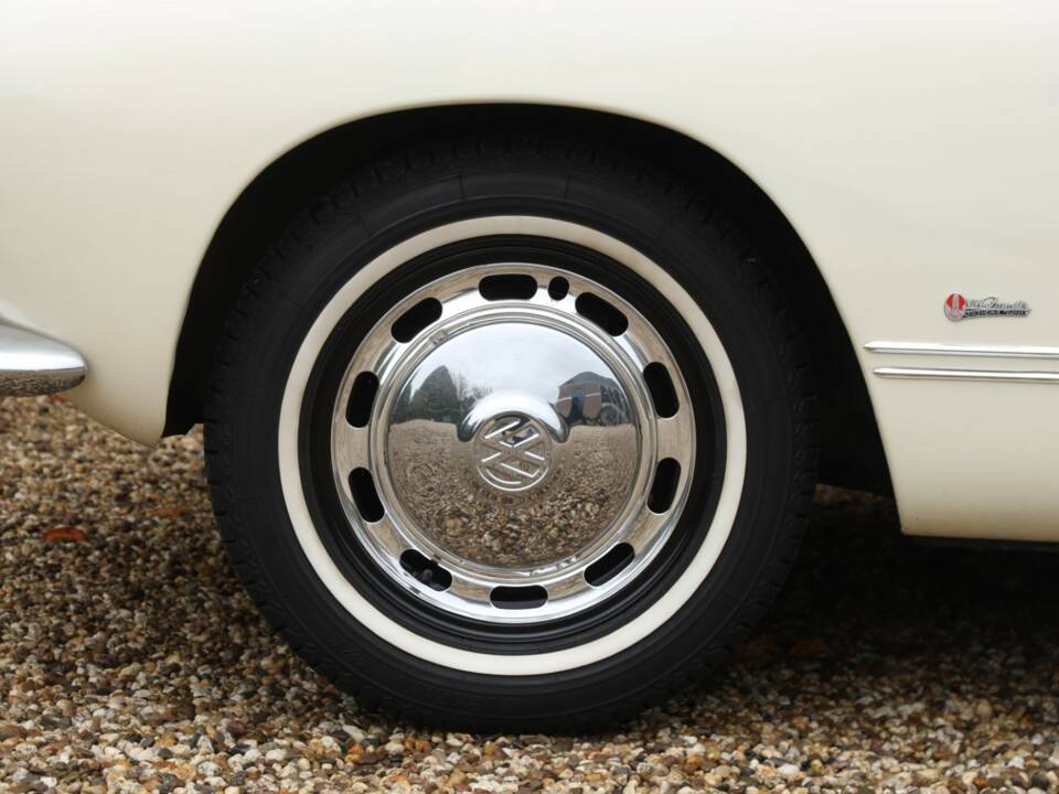 Bild 16/50 von Volkswagen Karmann Ghia 1300 (1966)