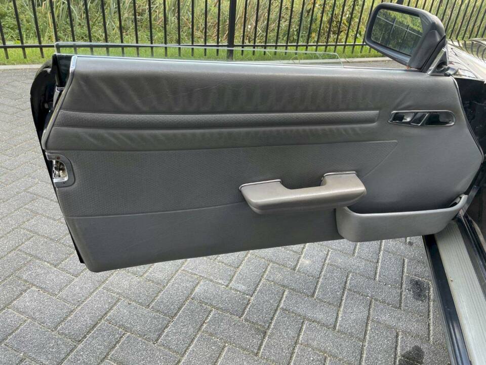 Image 29/36 de Mercedes-Benz 560 SL (1989)