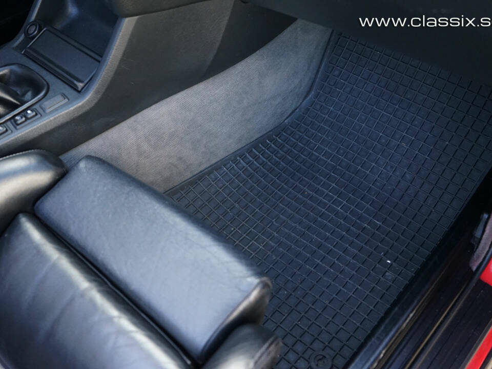 Bild 18/29 von BMW 325i (1990)