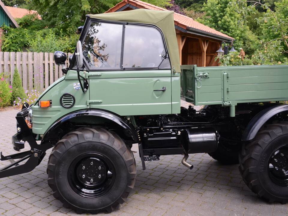 Image 49/71 of Mercedes-Benz Unimog U52 (1983)