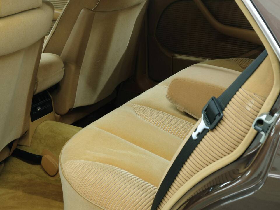 Bild 47/50 von Mercedes-Benz 280 SEL (1983)