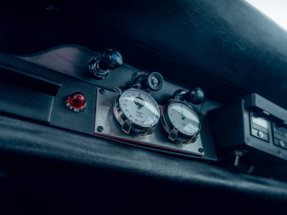 Image 50/63 of Porsche 911 R (1967)