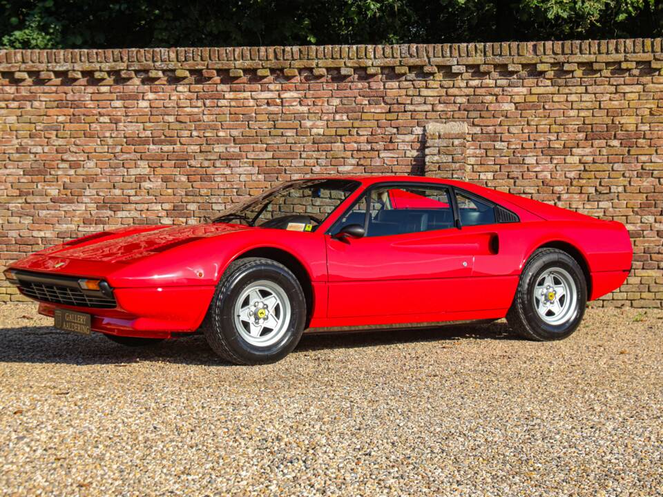 Image 15/50 de Ferrari 308 GTB (1977)