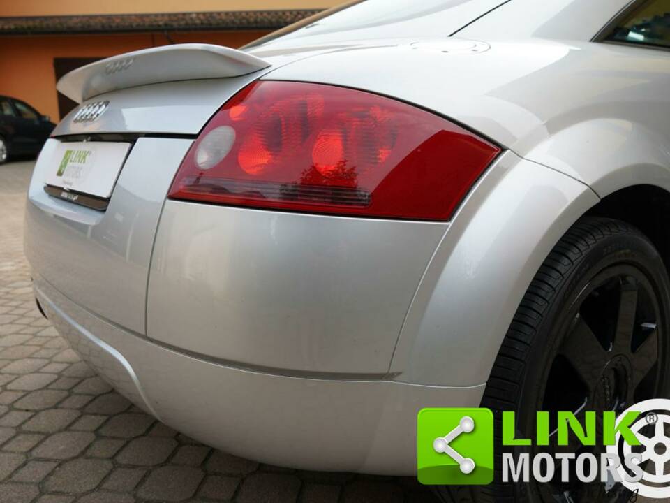 Bild 8/10 von Audi TT 1.8 T (1999)