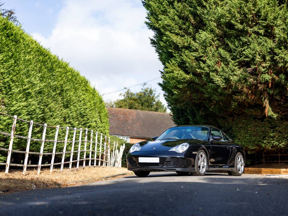 Image 22/50 of Porsche 911 Carrera 4S (2002)