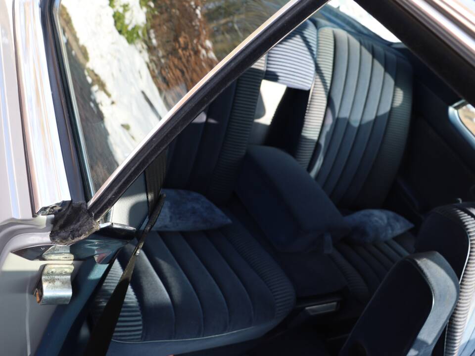 Bild 46/50 von Mercedes-Benz 280 C (1977)