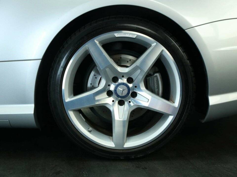 Image 48/50 of Mercedes-Benz SL 500 (2015)