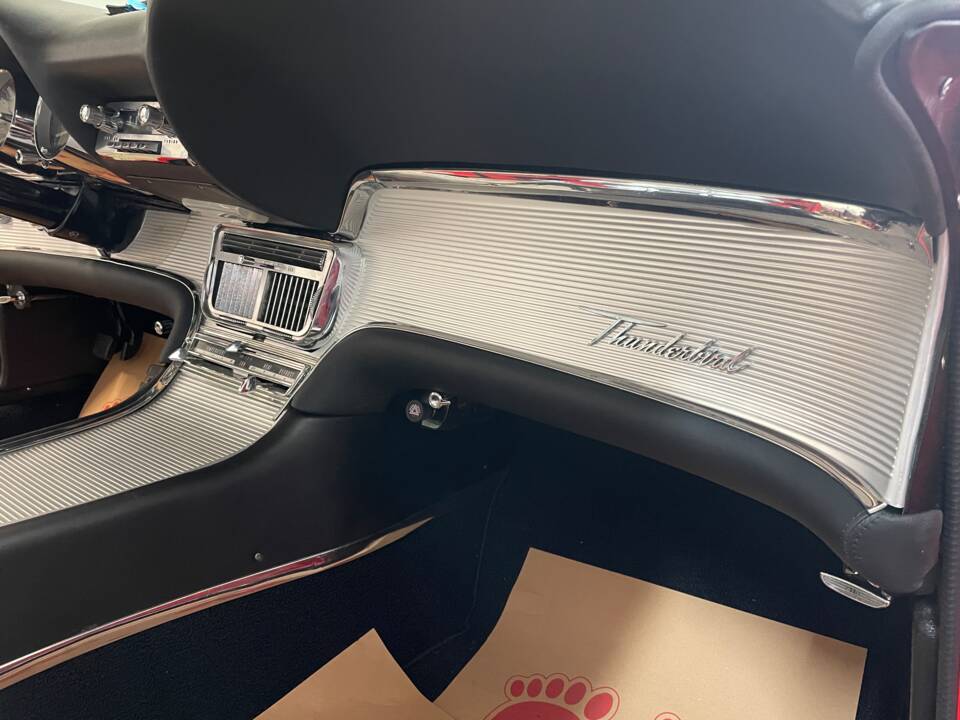 Immagine 15/32 di Ford Thunderbird (1962)