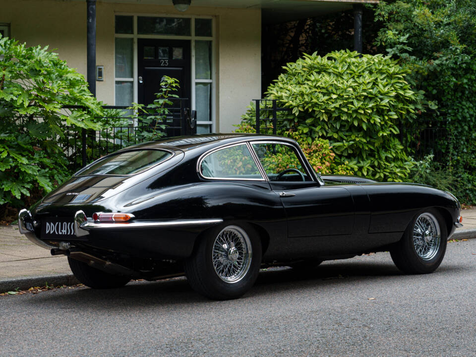 Image 3/25 of Jaguar E-Type 3.8 (1964)