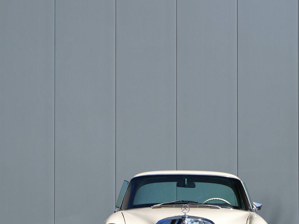 Immagine 14/45 di Mercedes-Benz 280 SE (1968)